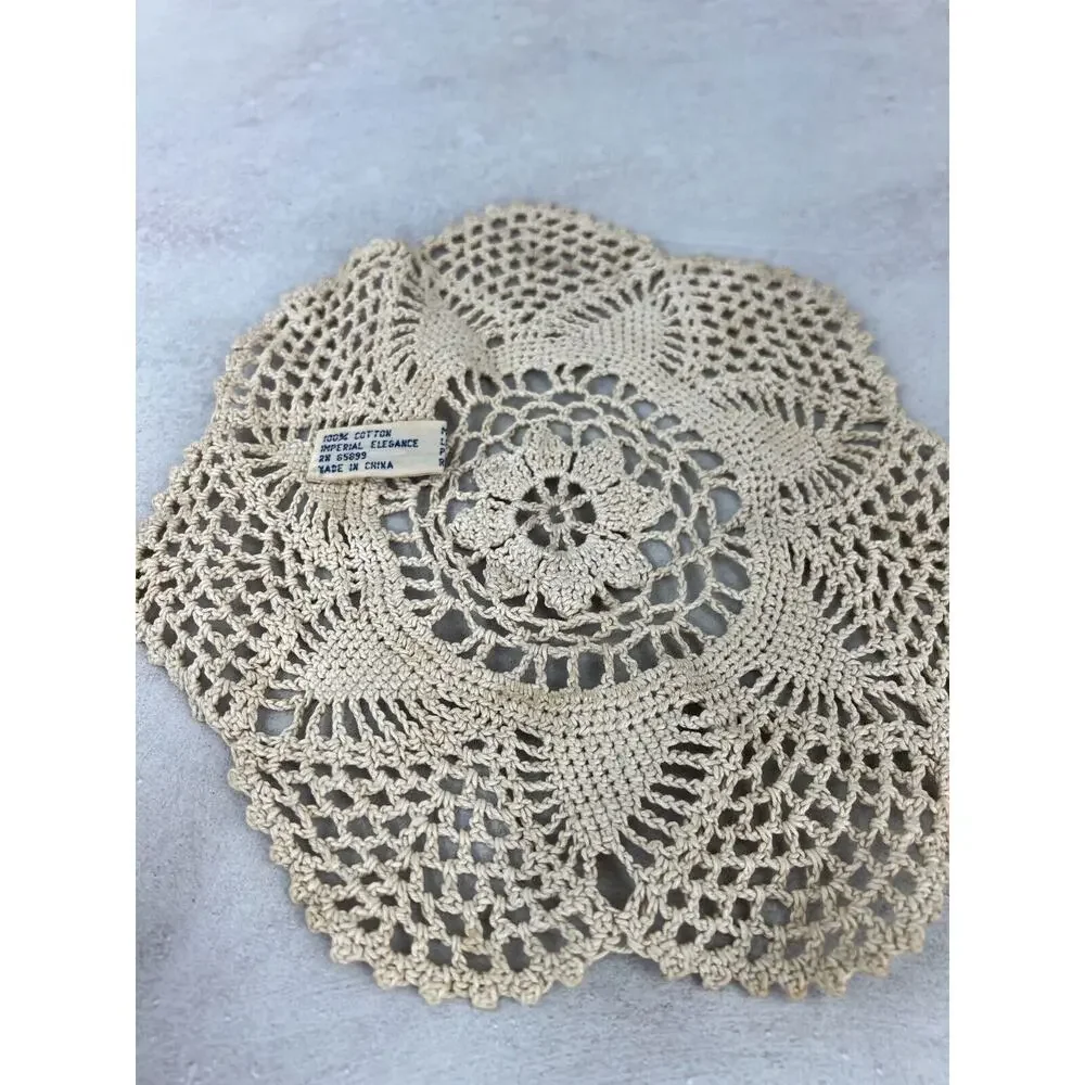 Vintage Imperial Elegance Beige Crochet Scalloped‎ Trim Table Lace Doily